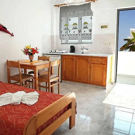 Lägenhetshotell Yiannis & 3*